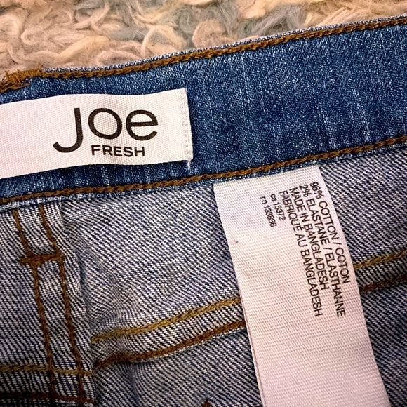Junior girls size 4 jean shorts - Picture 3 of 3